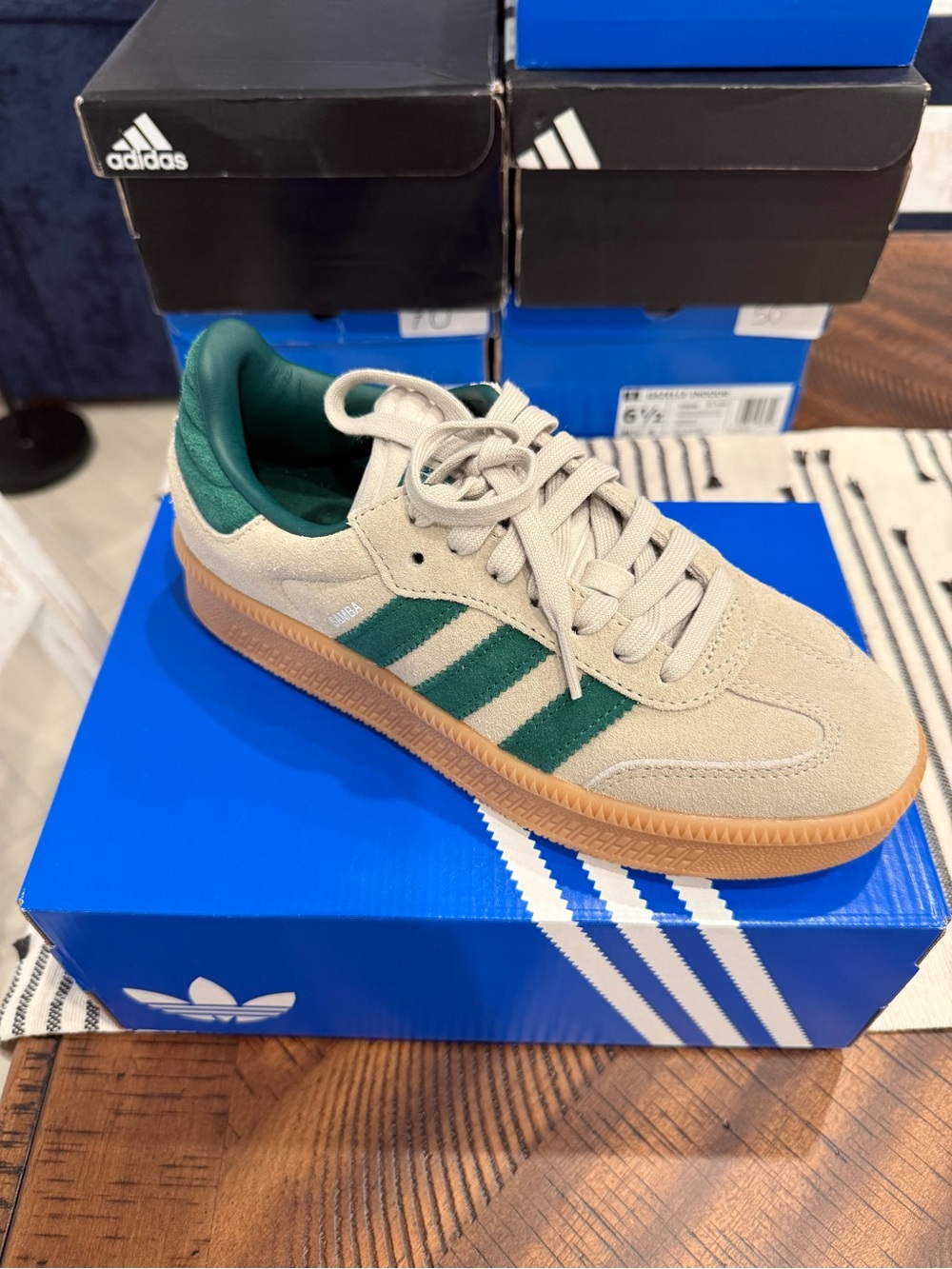 NEW Adidas Samba Beige Suede Sneakers with Green Stripes and Gum Sole size 7.5